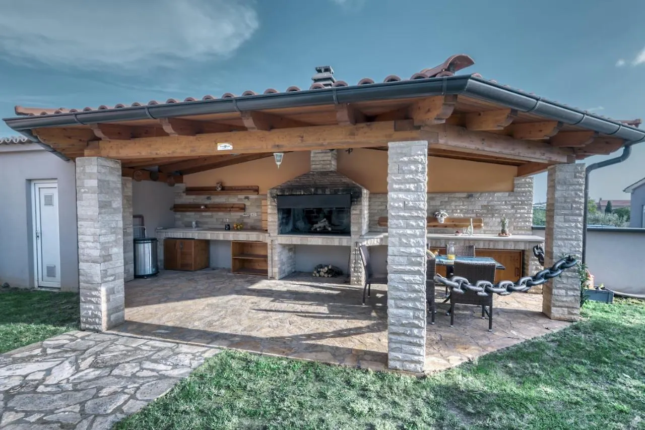 Villa Gracia - Big House, Pool, Bbq, Playground & Table Tennis, Game Room With Billiards & Table Football, Pula, Istria 0*, Pula Croacia