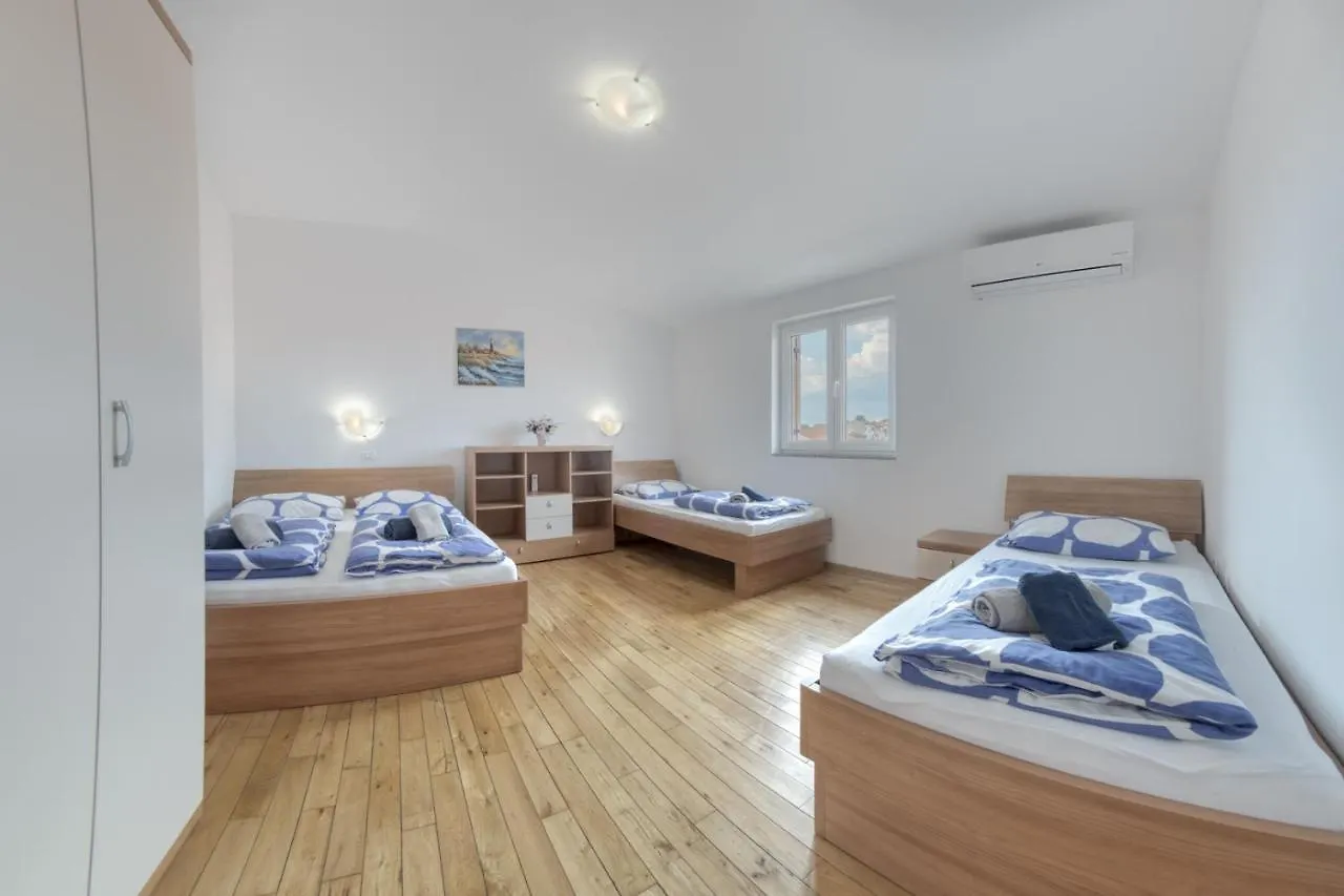 Villa Gracia - Big House, Pool, Bbq, Playground & Table Tennis, Game Room With Billiards & Table Football, Pula, Istria 0*, Pula Croatie