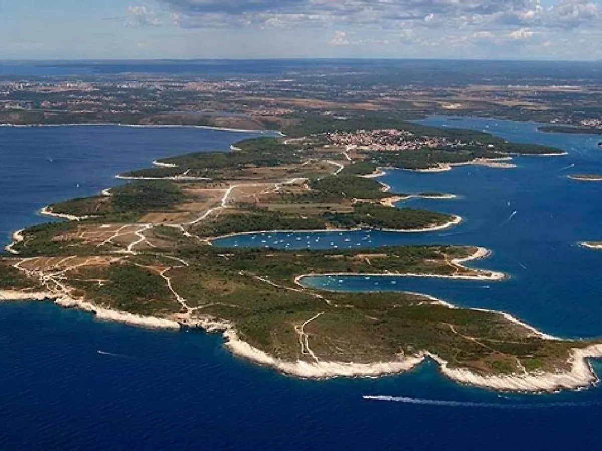 Villa Gracia - Big House, Pool, Bbq, Playground & Table Tennis, Game Room With Billiards & Table Football, Pula, Istria