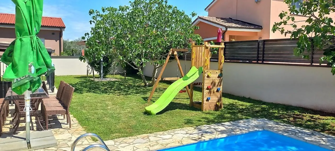 Villa Gracia - Big House, Pool, Bbq, Playground & Table Tennis, Game Room With Billiards & Table Football, Pula, Istria