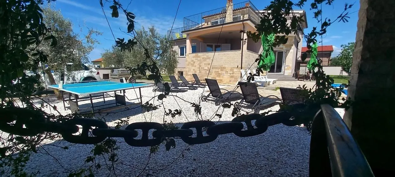 Villa Gracia - Big House, Pool, Bbq, Playground & Table Tennis, Game Room With Billiards & Table Football, Pula, Istria Croatie